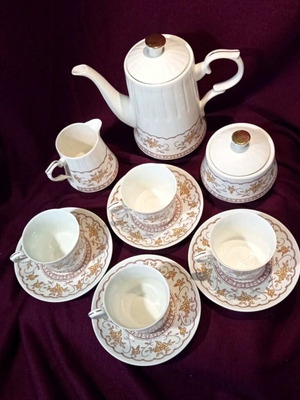 Vintage porcelain tea set for 4 people like new