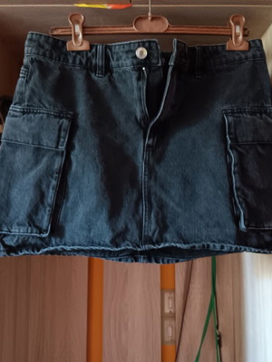 Stradivarius denim skirt large blue like new with side pockets