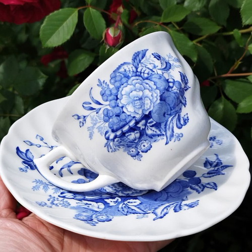 The Kirkwood Blue by Royal Doulton tea cup and saucer set like new