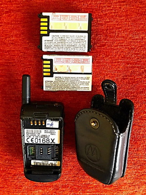 Motorola V50 vintage mobile phone used with 2 batteries, leather case, charger
