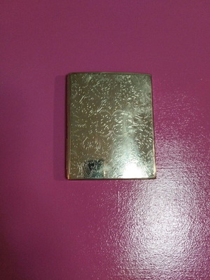 Metal tobacco case like new, no damage
