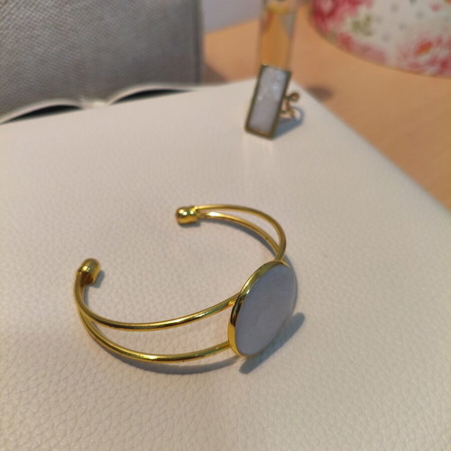 Handmade stainless steel bracelet with white resin, like new
