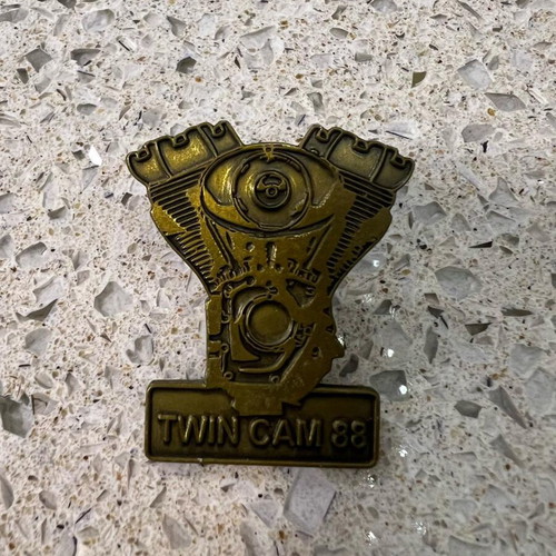 Motor engine pin like new, black and gold
