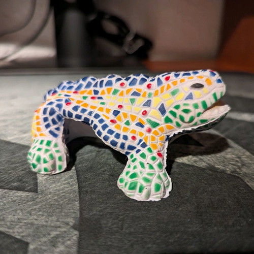Anti stress ball Gaudi lizard used with defect