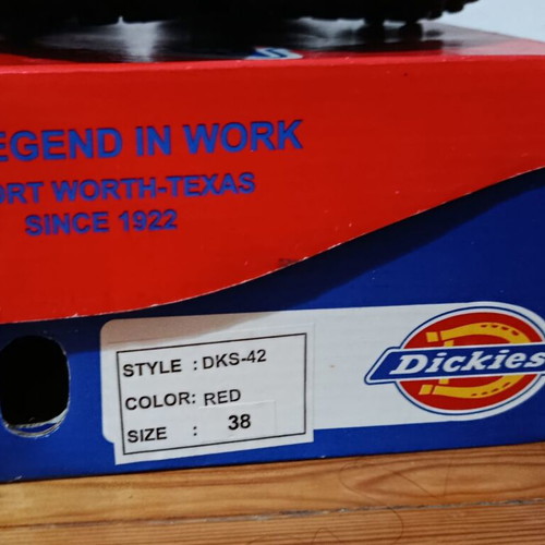 Dickies unisex sport shoes No 38 red collectible, new