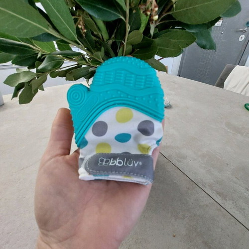 BBluv teething glove like new for baby gums