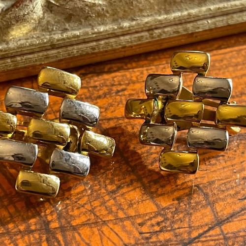 Large Vintage Clip Earrings like new