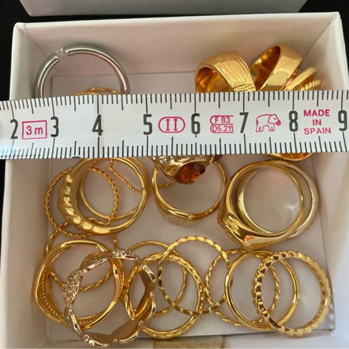 Inyati 25 rings 18k gold new, various sizes and designs