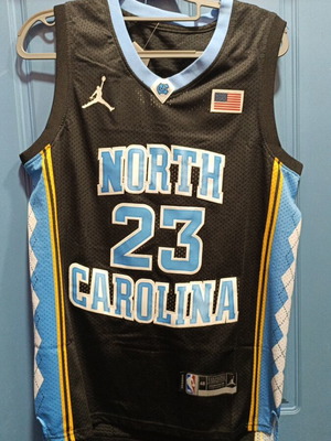 NBA North Carolina Jordan 23 Medium Oversized Jersey new, authentic