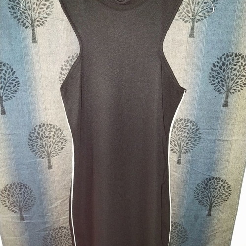 Fitted dress black with white stripes like new, size S