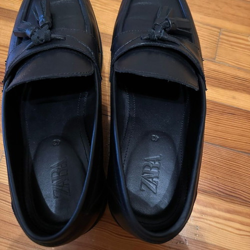Zara men's leather loafers size 42 like new, black