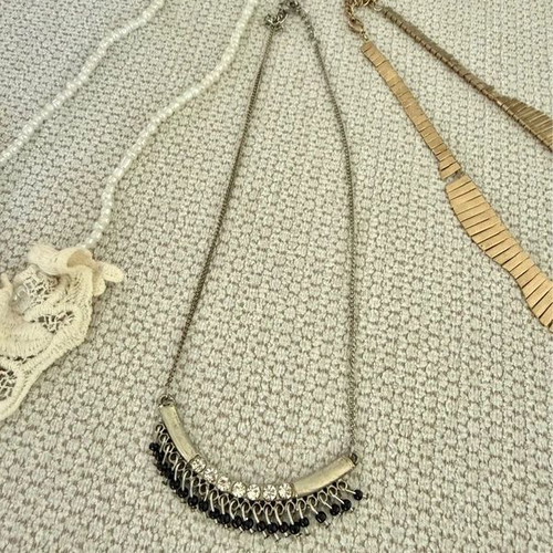 Set of 3 necklaces like new