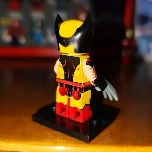 Wolverine (Brown-Red-Yellow Suit) like new, X-Men '97 figure