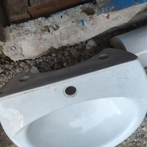 Bathroom sink with pedestal
