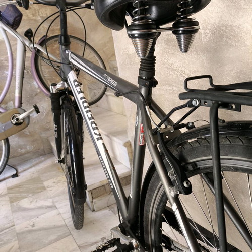 Cross city bicycle used, aluminum frame, 7 speeds, 28 inch wheels