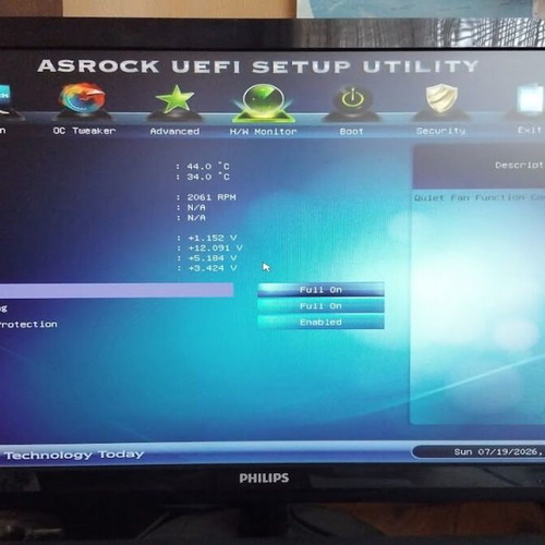 ASRock H61M-DGS motherboard with Intel Pentium G645 CPU, fan and 6GB RAM like new