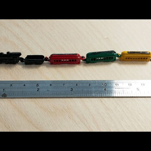 Collectible metal miniature train 7 pieces like new