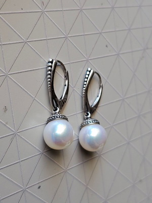 LAGOS Sterling Silver Freshwater Pearl Earrings Like New