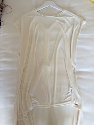 Toi&Moi white sleeveless blouse with open back, like new