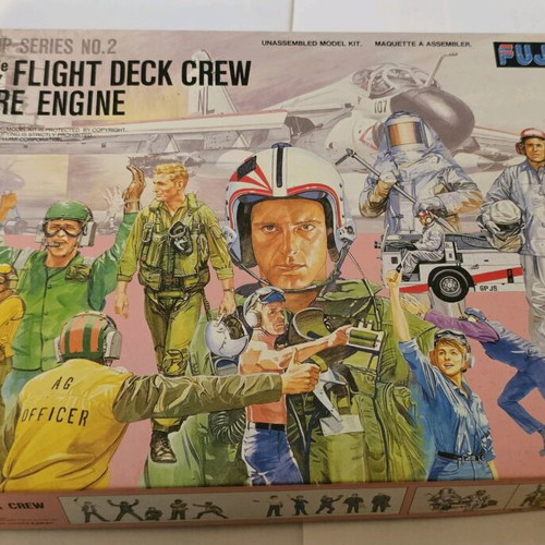 FUJIMI κιτ μοντελισμού Flight Deck Crew & Fire Engine 1/72 σαν καινούργιο