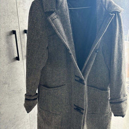 Long-sleeve coat like new, gray, size large