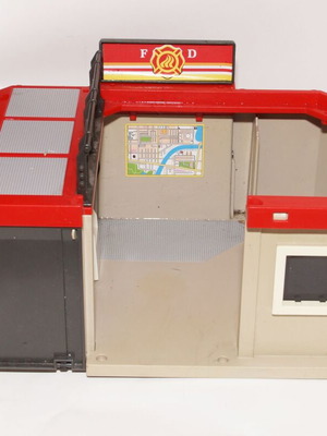 Playmobil 5663 βαλιτσάκι πυροσβεστικός σταθμός χωρίς φιγούρες
