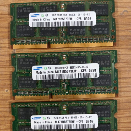 Laptop sodimm 2GB memory like new, pack of 3