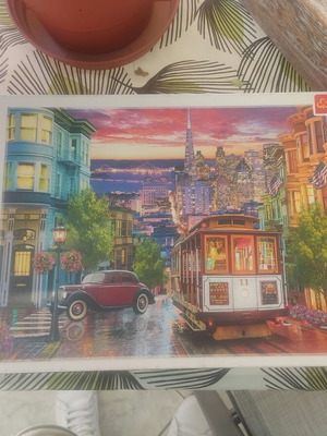 Puzzle 1000 pieces used by TREFL