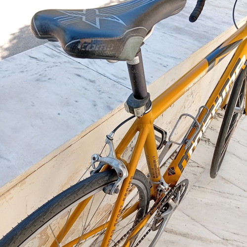 Merida road bike with helmet, lock and tools