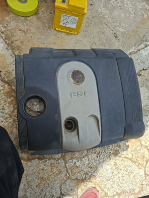 VW Golf 5 Fsi air filter box used
