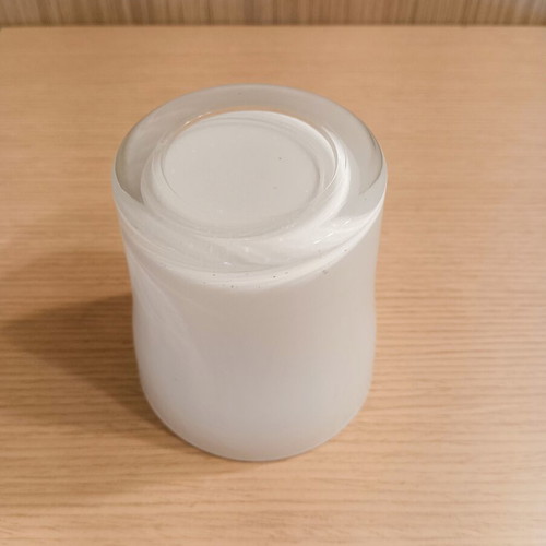 White glass vase like new, diameter 7.5cm height 8.5cm