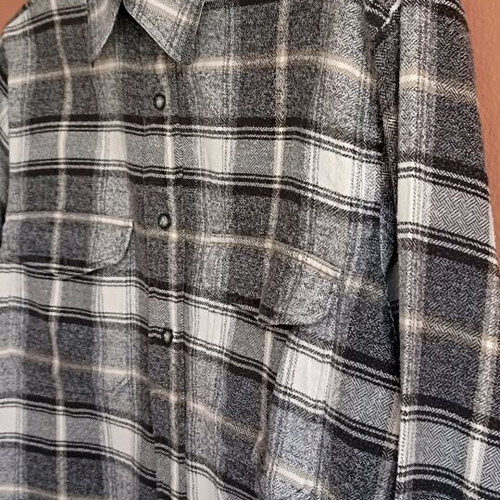 Men's shirt plaid gray white size L like new Peter Luger