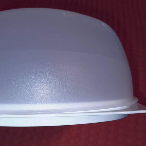 Large Tupperware cheese container like new with CondensControl technology 30.6x20.5 cm