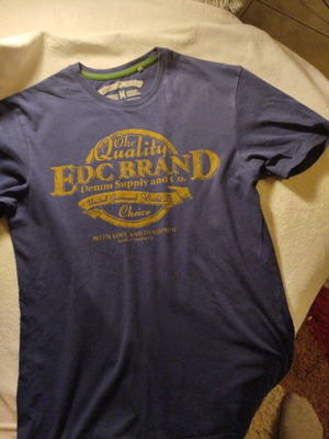 Men's t-shirt used, size M, in excellent condition