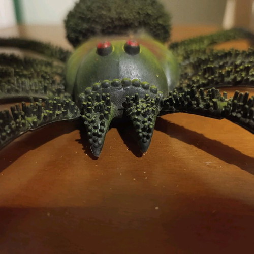 Plastic large spider like new, green