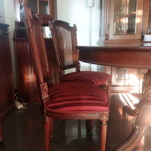 Living room set with 5 chairs like new