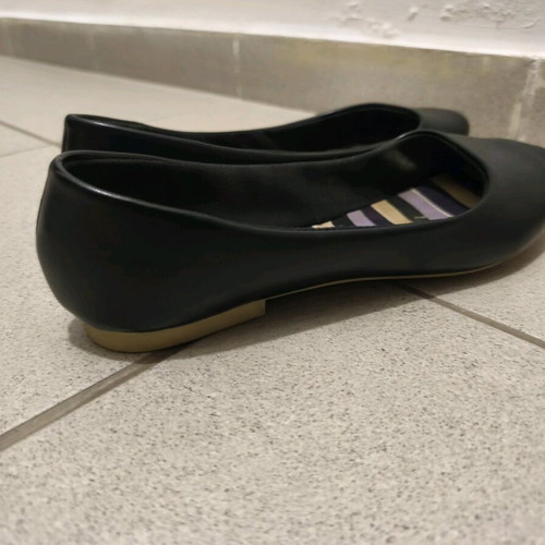 Benetton black ballerinas like new, size 40