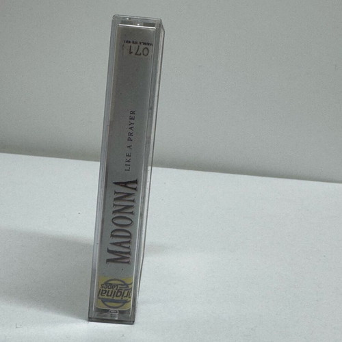 Madonna Like a Prayer cassette like new, pop