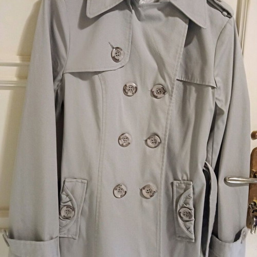 Women's short gray trench coat like new, size L/M