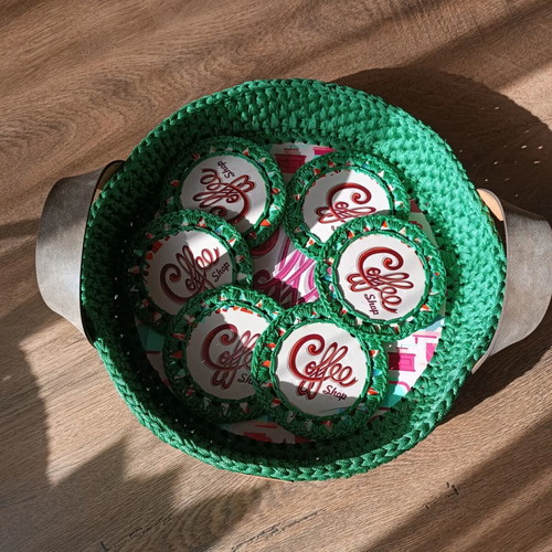 Woven tray with wooden base and 6 wooden coasters new