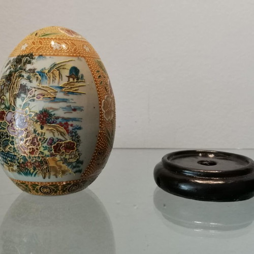 Chinoiserie egg used porcelain decoration with base