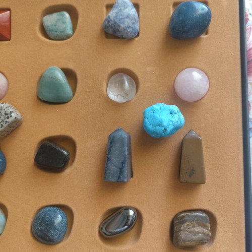 Deagostini Stones and Crystals Case used