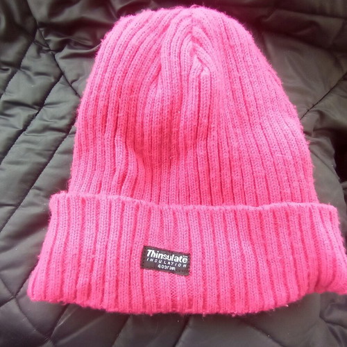 Knitted fuchsia Stamion hat with Thinsulate insulation slightly used