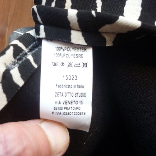 Cape with buttons like new, one size, zebra print