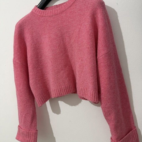 Bershka women's pink sweater used, size S
