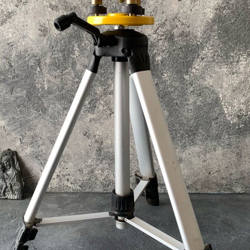 Tripod for level used