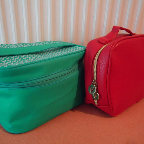 VICHY VGR toiletry bags new, set of 2 with zipper and handle