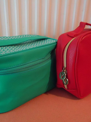 VICHY VGR toiletry bags new, set of 2 with zipper and handle