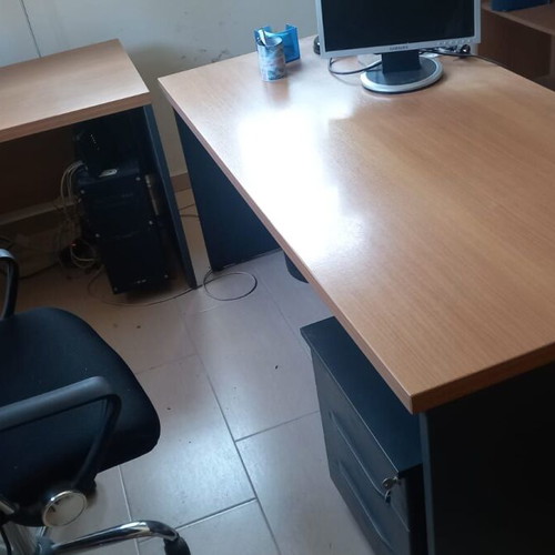 Sato office desks set like new with drawers