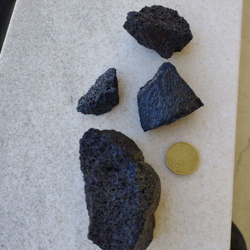 Lava pieces from Hawaii used, in very good condition